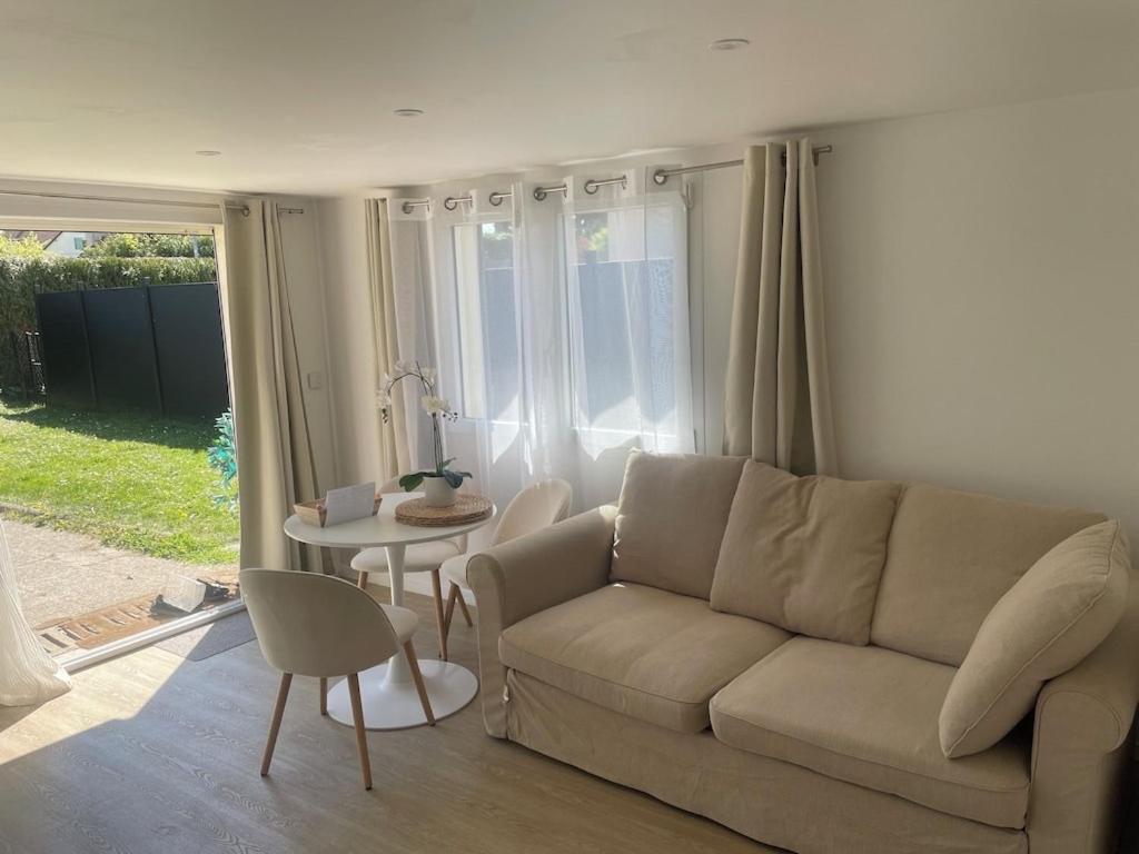 Mini Maison - Oncy Detend Buitenkant foto